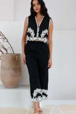 Dreaming Softly Vest Top Black