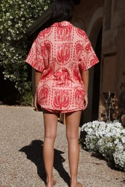 Drifting Away Shorts Red