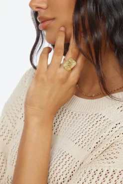 18k Gold Caught Your Eye Ring