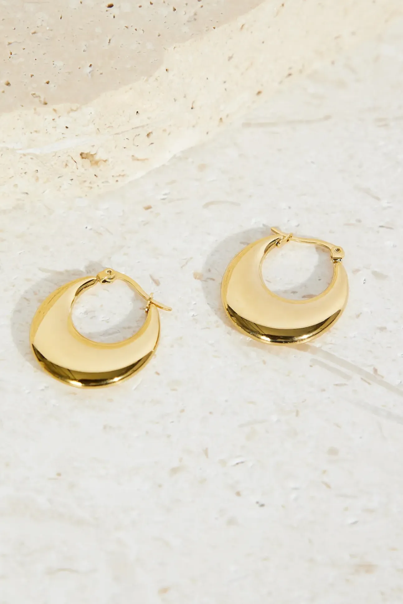 18k Gold Plated Slick Bun Hoop Earrings Gold