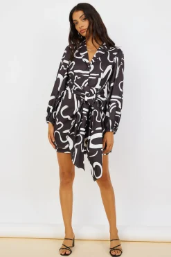 Less I Know Dress Black