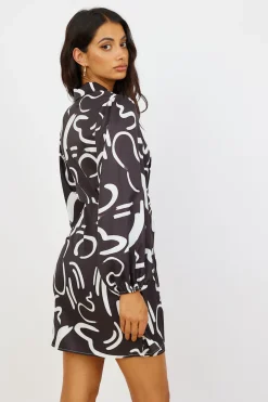 Less I Know Dress Black