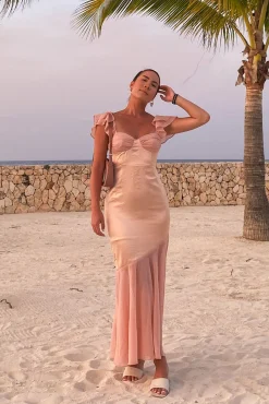 Pretty Wishes Maxi Dress Pink