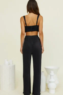 Running Flow Crop Top Black