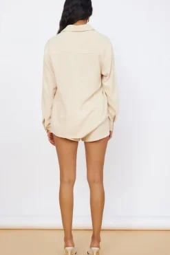 SEVEN WONDERS Kiana Short Sand