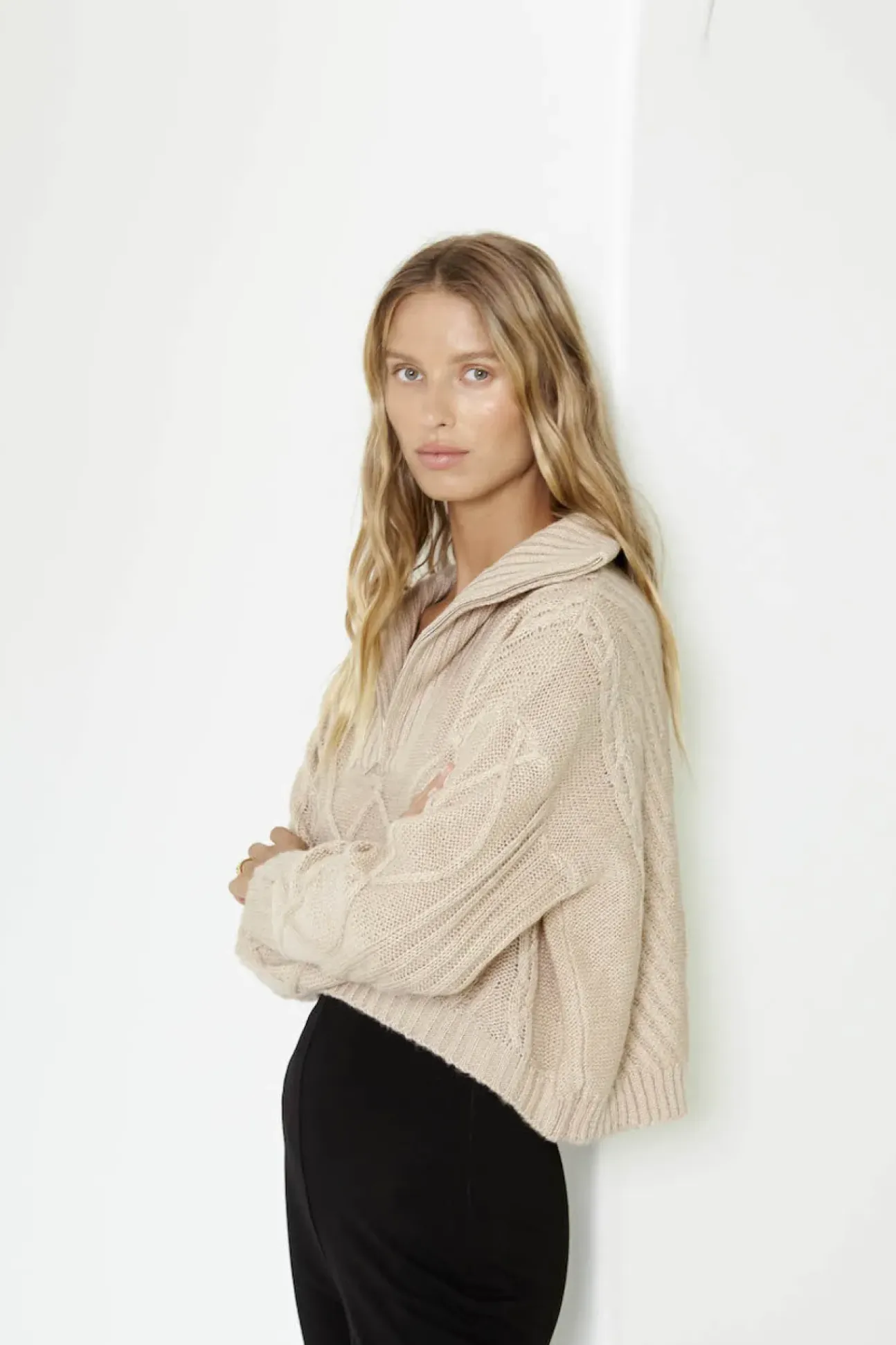 SNDYS Jax Crop Jumper Beige